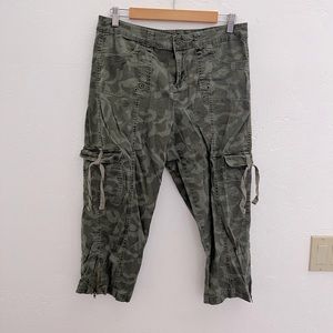 Comfy capris- camo